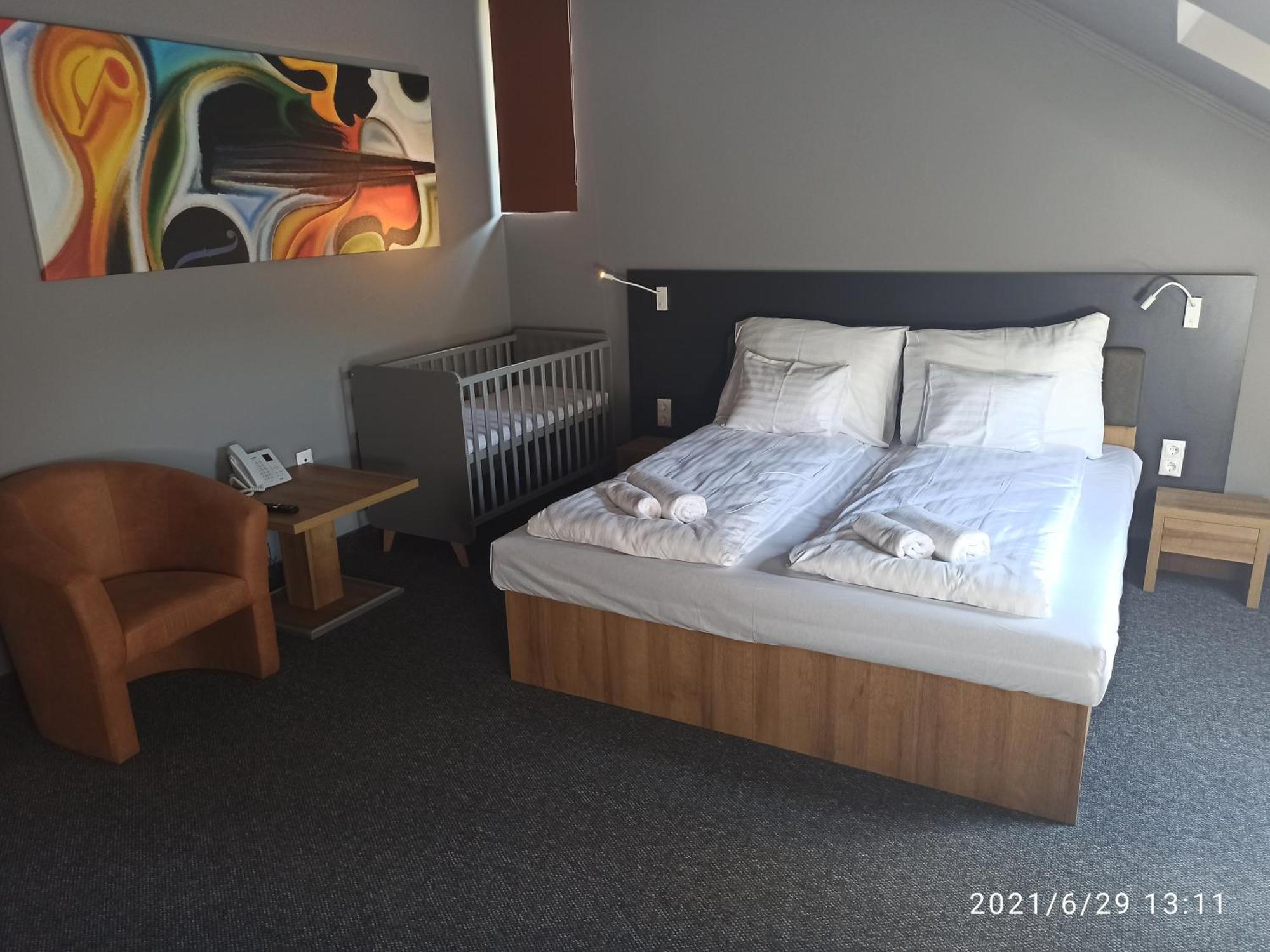 Bed and Breakfast Svájci Lak Panzió Nyíregyháza Exterior foto